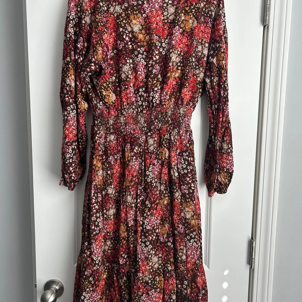 Chic Long Sleeve Floral Dress - Picture 2 of 4
